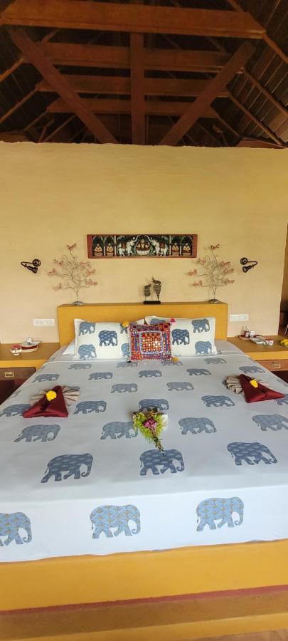 Hotel Ameya Kerala à Alappuzha Extérieur photo